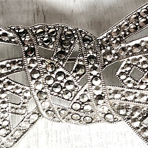 Very Large Macasite Bow Pin Silver Tone Vintage Brooch Romancecore Feminine - Picture 7 of 13